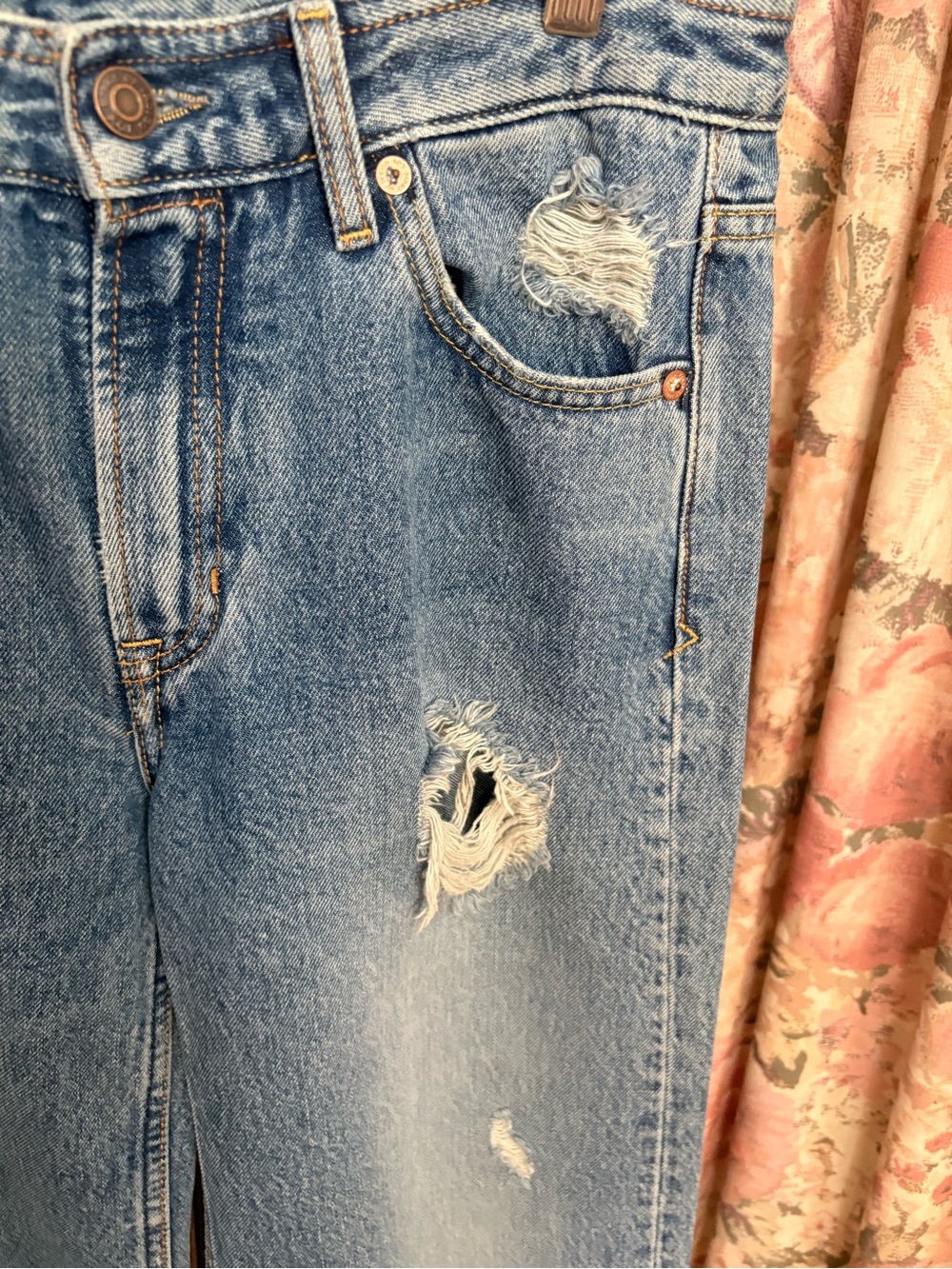 Kings of Indigo| Distressed Light Blue Wide-Leg Jeans - Picture 3 of 13